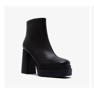 Natrix Chunky Heel Platform Ankle Boots Size 10 Sold By Sourpuss